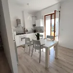 Appartement Civico 83 *